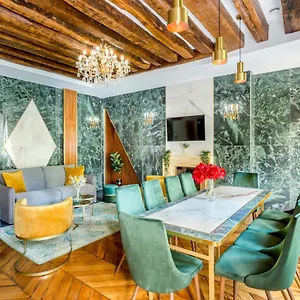Luxury 3 Bedrooms 3 Bathrooms In Le Marais Paris